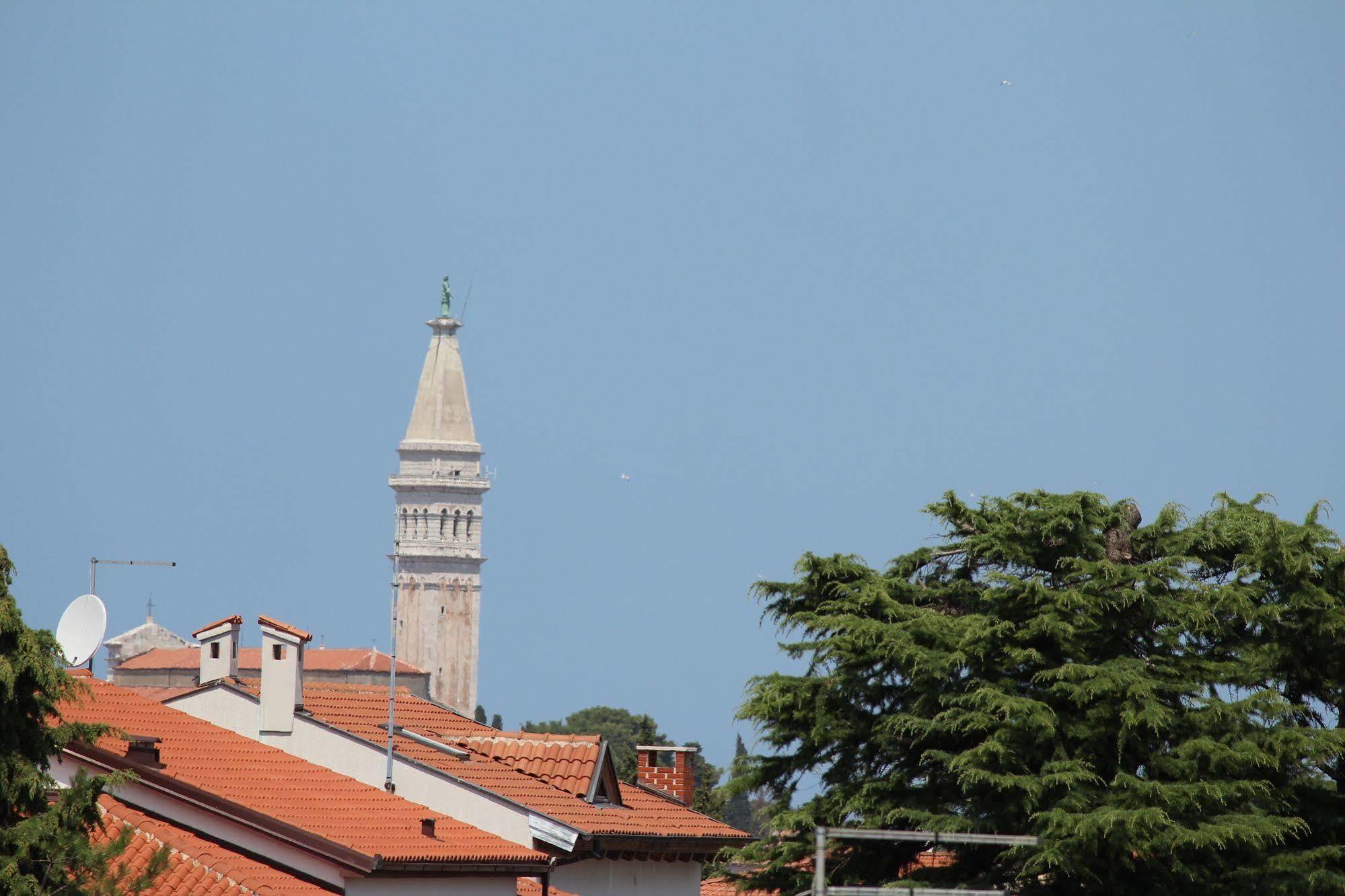 Rooms And Apartments Sally Rovinj Exterior foto