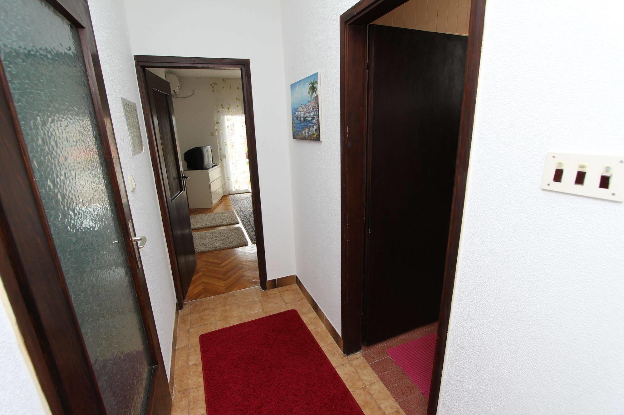Rooms And Apartments Sally Rovinj Exterior foto